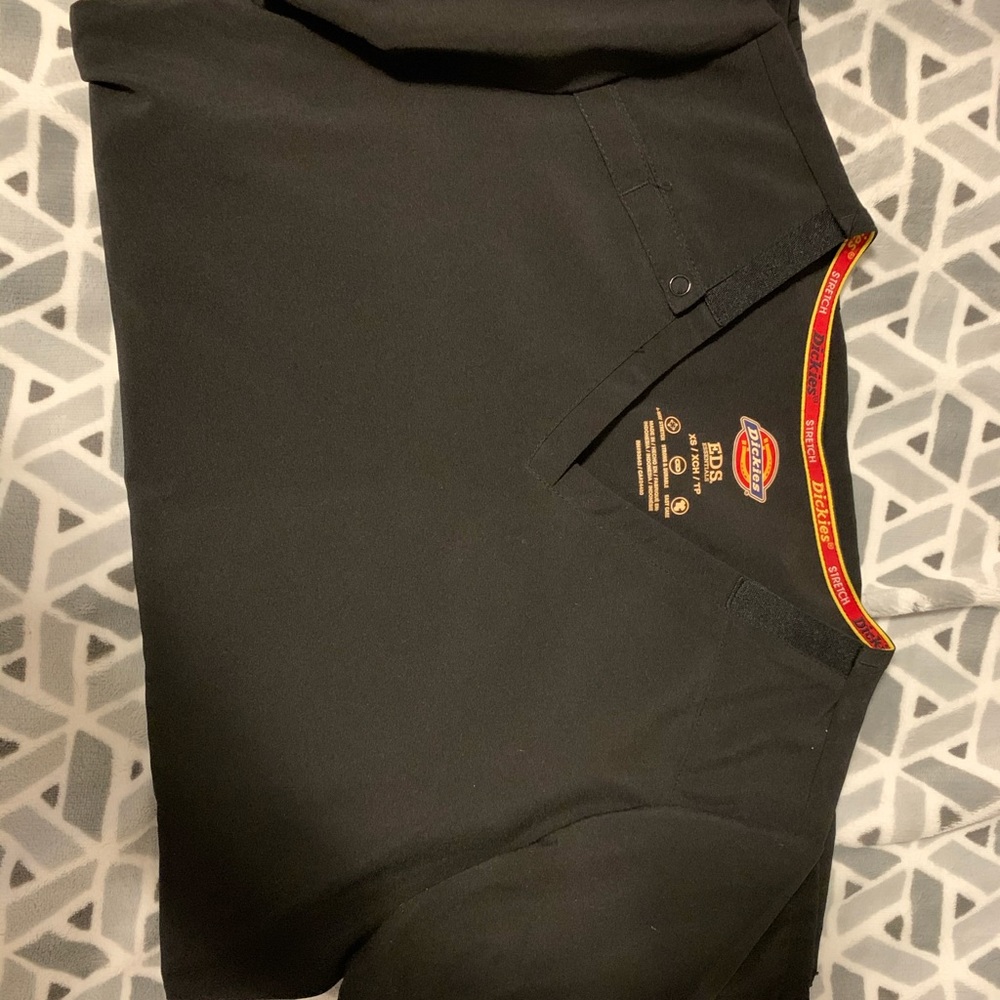 Dickies XS scrub top